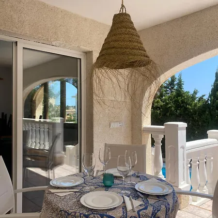 Agradable Con Piscina Y Vistas Al Mar 빌라 칼페