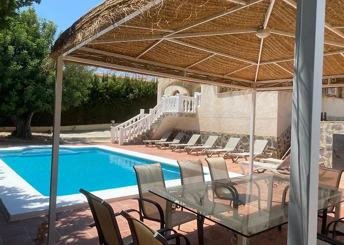 Agradable Con Piscina Y Vistas Al Mar 칼페