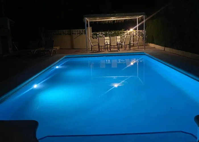 Agradable Con Piscina Y Vistas Al Mar * 칼페