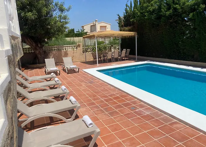 Agradable Con Piscina Y Vistas Al Mar 빌라 칼페