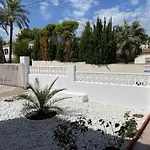 Agradable Con Piscina Y Vistas Al Mar Calpe