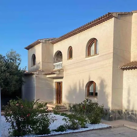 Agradable Con Piscina Y Vistas Al Mar Villa Calp