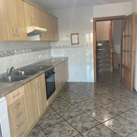 Agradable Con Piscina Y Vistas Al Mar Villa