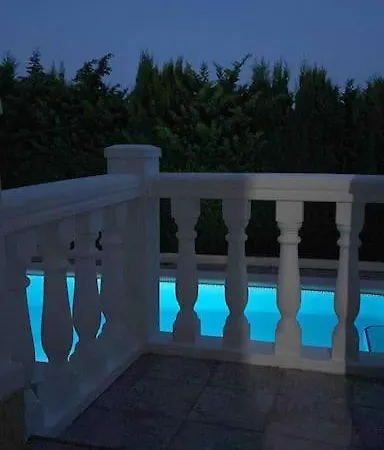 Agradable Con Piscina Y Vistas Al Mar * カルプ