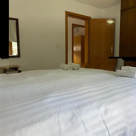 Agradable Con Piscina Y Vistas Al Mar