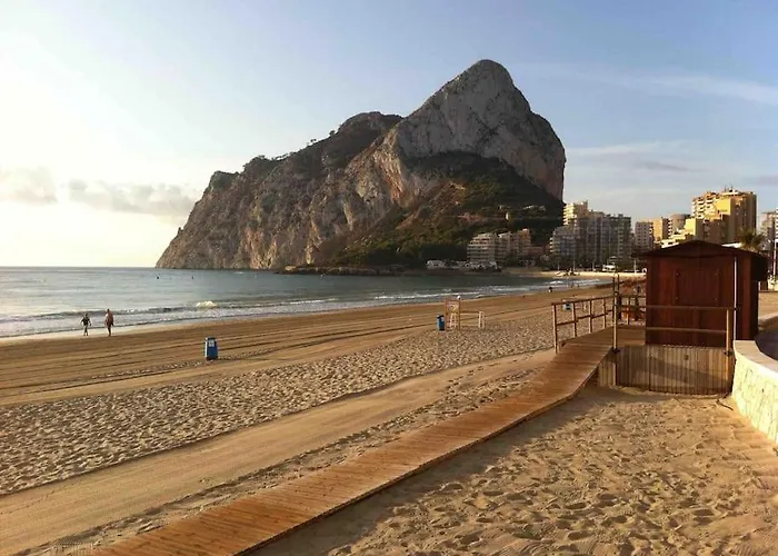 Agradable Con Piscina Y Vistas Al Mar Villa Calpe