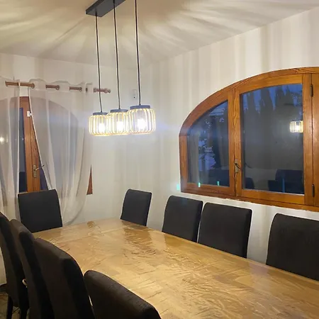 Agradable Con Piscina Y Vistas Al Mar