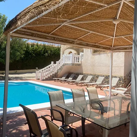 Agradable Con Piscina Y Vistas Al Mar Calpe